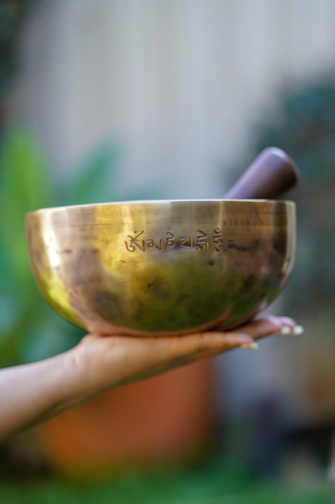 Full Moon Singing Bowl from Himalayas - Image 3