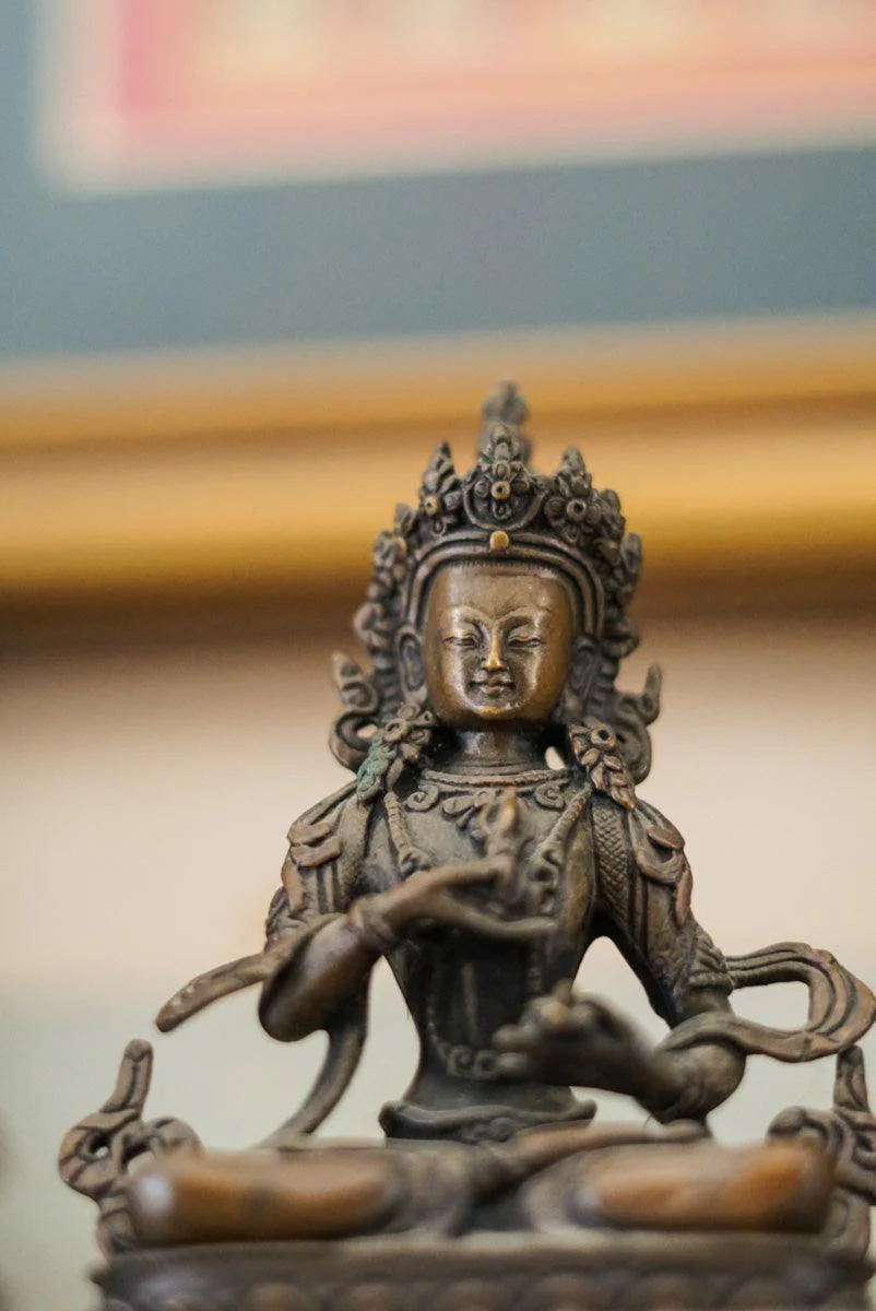 Small Bajrasattwa Fine Carving Statue - Image 3