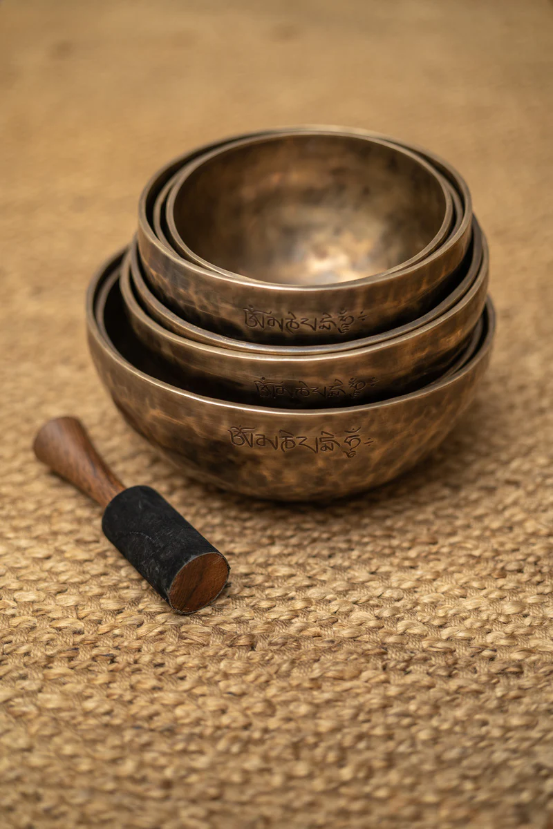 Full Moon Set of 7 Singing Bowls - Image 4