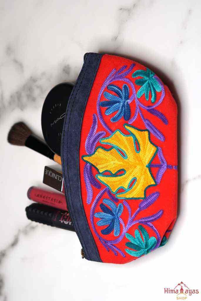 Special Cosmetics Hand Pouch - Image 12