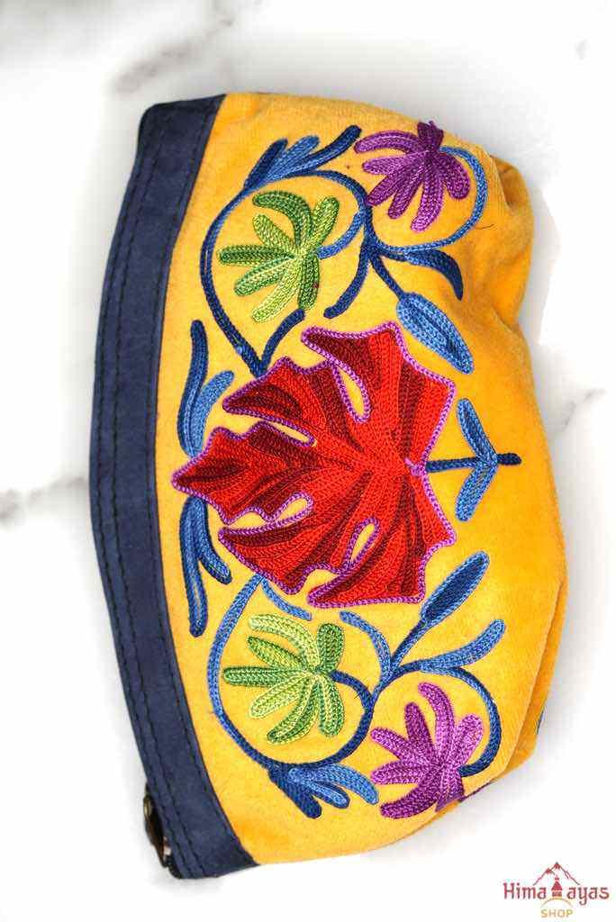 Special Cosmetics Hand Pouch - Image 18