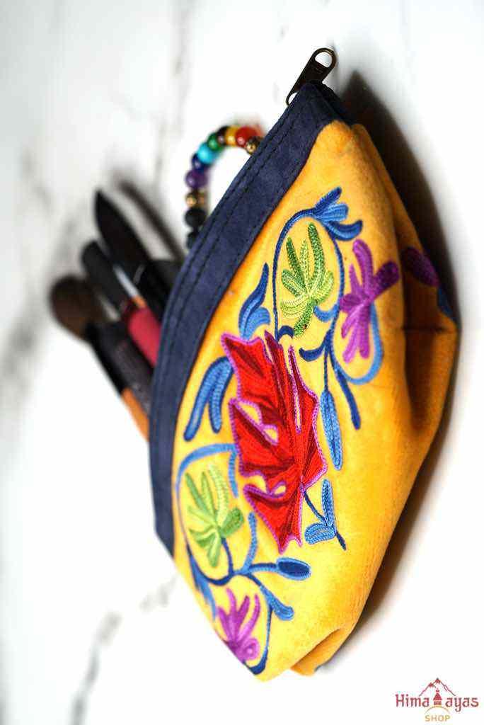 Special Cosmetics Hand Pouch - Image 20