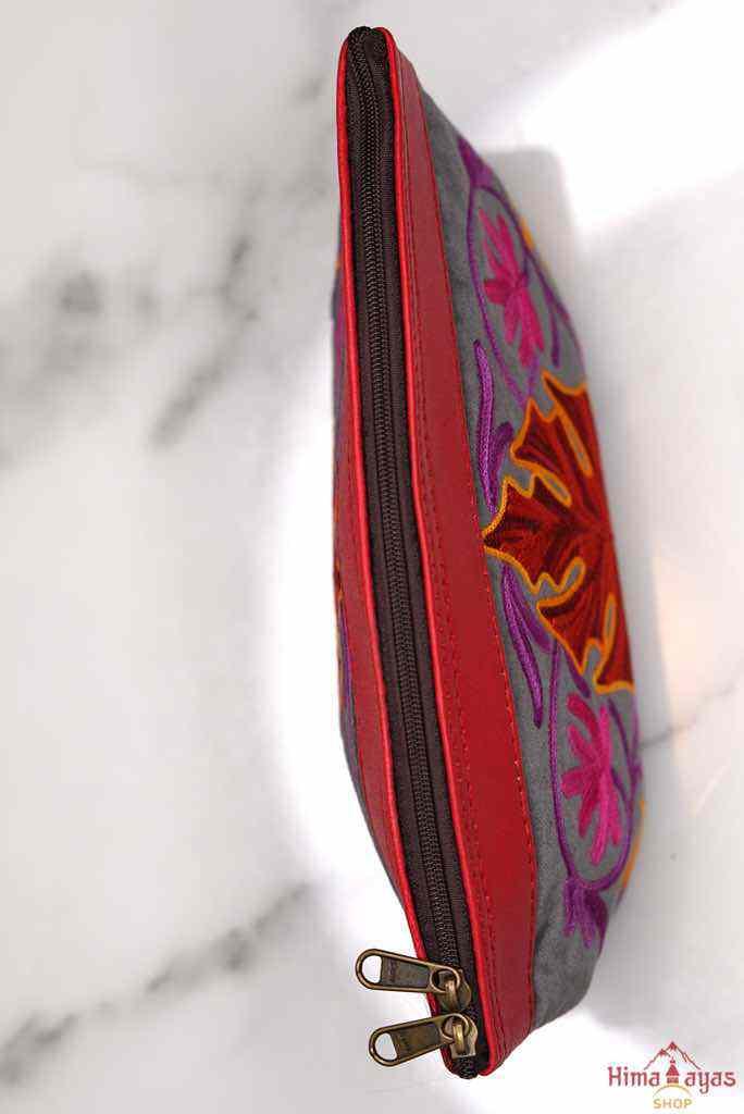 Special Cosmetics Hand Pouch - Image 3