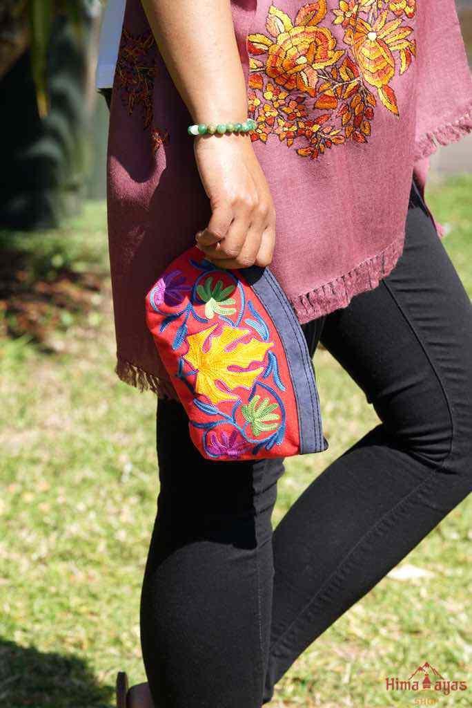 Special Cosmetics Hand Pouch - Image 9