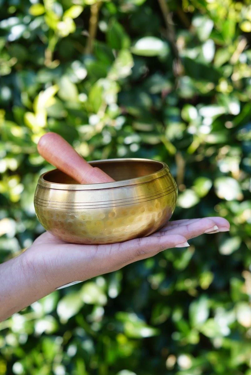 Vajra Symbol Singing Bowl for Positivity - Image 6