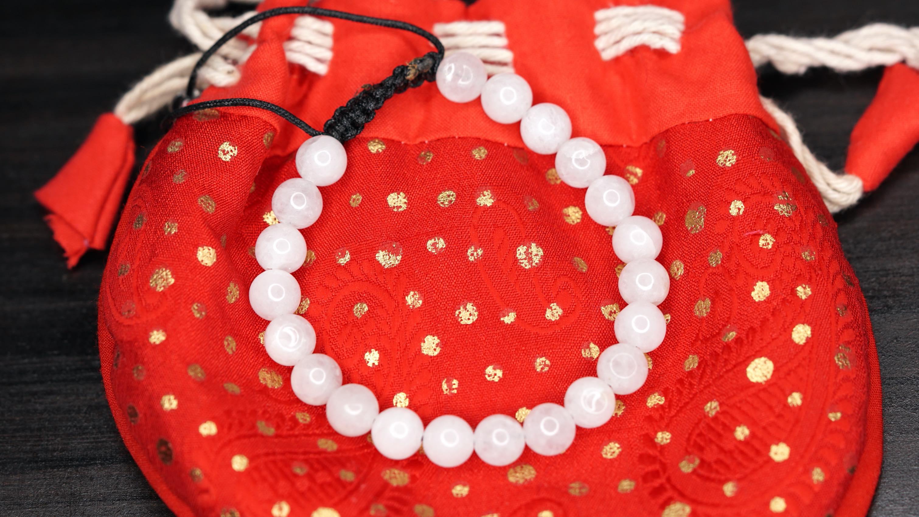White Jade Stretchable Bracelet for Creativity and Calmness - Image 5